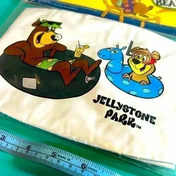 Vintage Yogi Bear Inflatable Beach Ball  Hannah Barbera Pool Kids Sun Play Sand - Picture 2 of 6